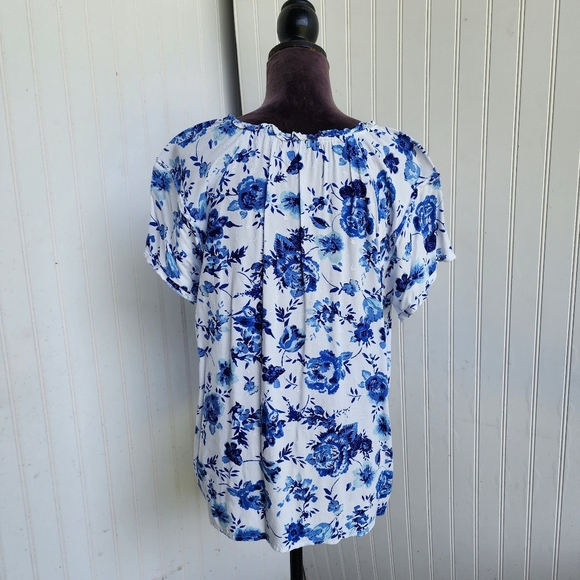 Papermoon Woman’s Blouse Blue White Rose Floral Short Sleeve Rayon Tie Sz M - Picture 6 of 11